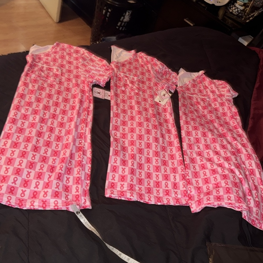Real Love Pink Ribbon 🎀 Gown with front pocket 🎀🎗️Bundle - Picture 8 of 10
